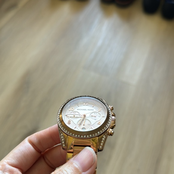 Michael Kors rose gold watch - Picture 6 of 6